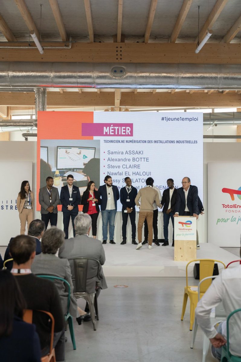 lindustreet's tweet photo. 30 apprenants et apprenantes ont reçu leur certification aujourd'hui des mains de nos partenaires, mentors ou de notre équipe pédagogique !
Un grand bravo à tous et toutes !
#1jeune1emploi https://t.co/7BztiCKK6F