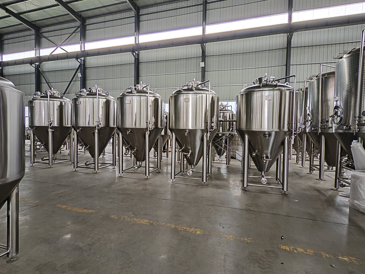 HelenLiu2018's tweet image. Tonsen customized 1000L beer equipment ready shipped to Australia,  fire directly heating beer equipment with 10* 2000L fermentation tanks. 
Email: helen@tonsenbrew.com
whatsapp:+86 153 1556 2731

#tonsen #brewery #brewingequipment #brewerylife #brewerysystem #brew #brewhouse