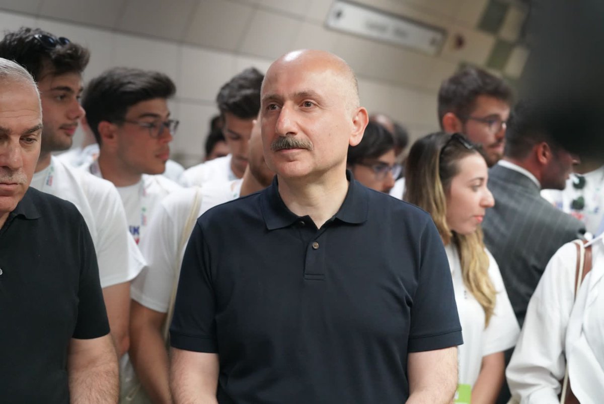 akaraismailoglu's tweet photo. Avrupa Hareketlilik Haftası’nda
Sirkeci’den Harem’e 
MOBİLİTE MARATONU

Marmaray🚇
Yürüyüş🚶‍♂️
Bisiklet ve Scooter🚲🛴

#Birlikteİleriye🚀 https://t.co/mlKZ2D1gpT