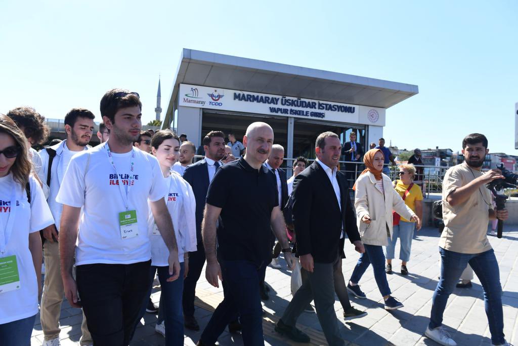 akaraismailoglu's tweet photo. Avrupa Hareketlilik Haftası’nda
Sirkeci’den Harem’e 
MOBİLİTE MARATONU

Marmaray🚇
Yürüyüş🚶‍♂️
Bisiklet ve Scooter🚲🛴

#Birlikteİleriye🚀 https://t.co/mlKZ2D1gpT