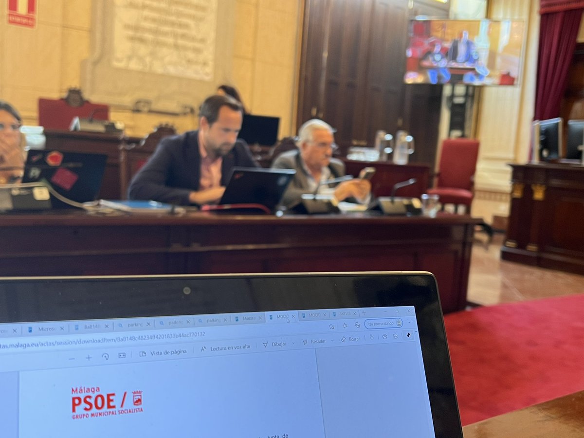 jorgequer's tweet photo. Hoy los compañeros de @EliteTaxiMalaga vienen a la comisión de pleno de @malaga para defender el sector del #taxi un servicio público esencial, desde @PSOEaytoMalaga @aDanielPerez damos nuestro total apoyo https://t.co/kXs3LWdi4A