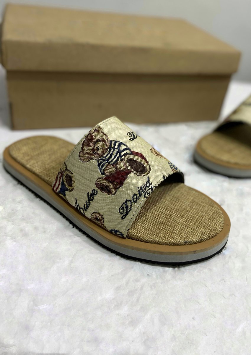 sshhh_bespoke's tweet photo. Handmade to perfection

Available to order in different sizes
Price: N11500 (size 46 and above is N14000)
Payment validates order(at least 70%)
DM to order/click link in bio

#buju #AsuuStrikeUpdate #vintagestyle #Lagos #gentlemen #sshhhbespoke #RushHour #ASUUstrike #gold #Queen https://t.co/ixzAGvBkPL