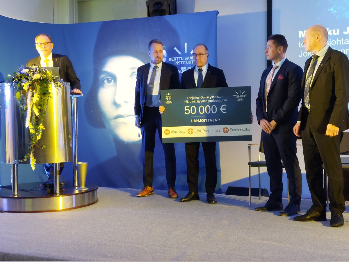 UniOuluKSI's tweet photo. Joki-Pohjanmaan, Alavieskan ja Suomenselän Osuuspankit lahjoittivat mikroyrittäjyyden professuuriin 50 000 €. #kerttusaalastiseminaari #UniOuluKSI #kerttusaalastisäätiö @Nivalankaupunki #Nitek @UniOulu https://t.co/yrTL7wpitv