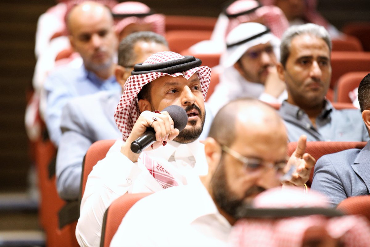 taibahu's tweet photo. برعاية معالي رئيس #جامعة_طيبة د.عبدالعزيز السراني وضمن استراتيجية التحول البرامجي بالجامعة نظمت عمادة التطوير والجودة ورشة عمل "عرض الإطار العام" لإضافة تخصص رئيس آخر أو تخصص فرعي لتخصص أساس قائم، بحضور عمداء ووكلاء الكليات ورؤساء الأقسام ومدراء البرامج. https://t.co/swPngstbRB
