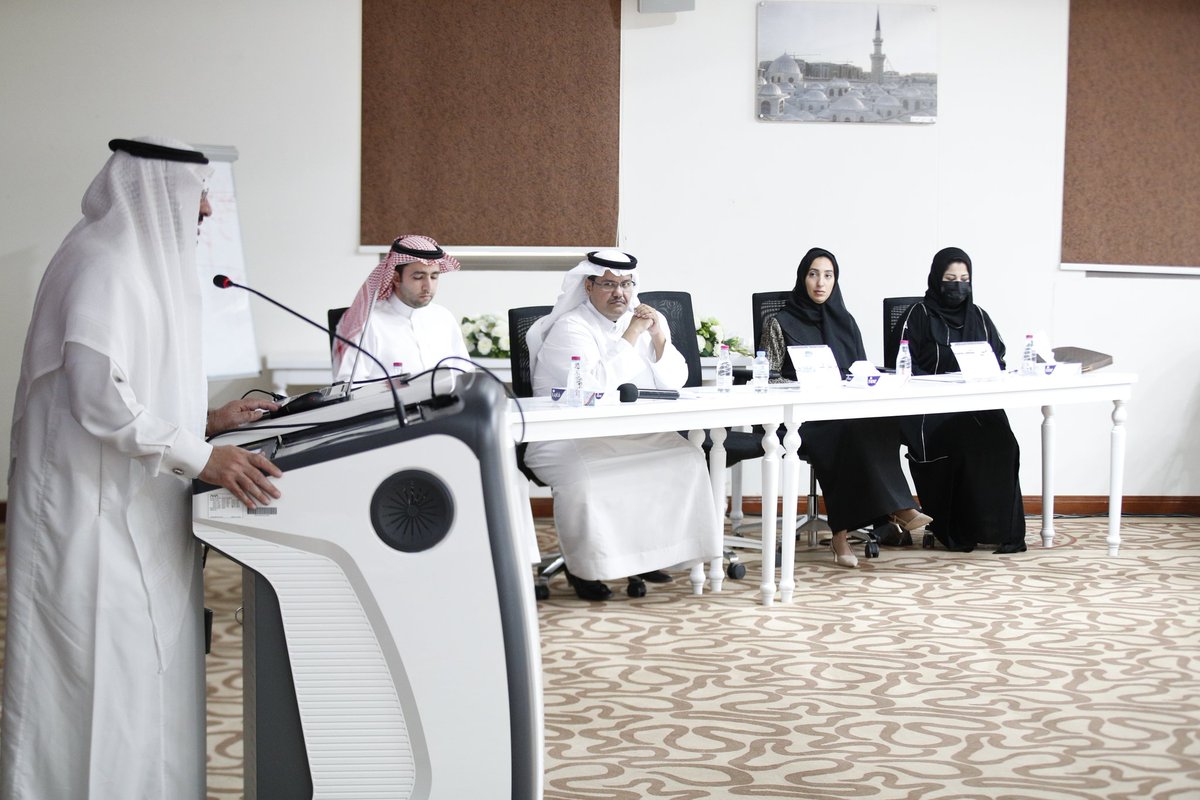 taibahu's tweet photo. برعاية معالي رئيس #جامعة_طيبة د.عبدالعزيز السراني وضمن استراتيجية التحول البرامجي بالجامعة نظمت عمادة التطوير والجودة ورشة عمل "عرض الإطار العام" لإضافة تخصص رئيس آخر أو تخصص فرعي لتخصص أساس قائم، بحضور عمداء ووكلاء الكليات ورؤساء الأقسام ومدراء البرامج. https://t.co/swPngstbRB
