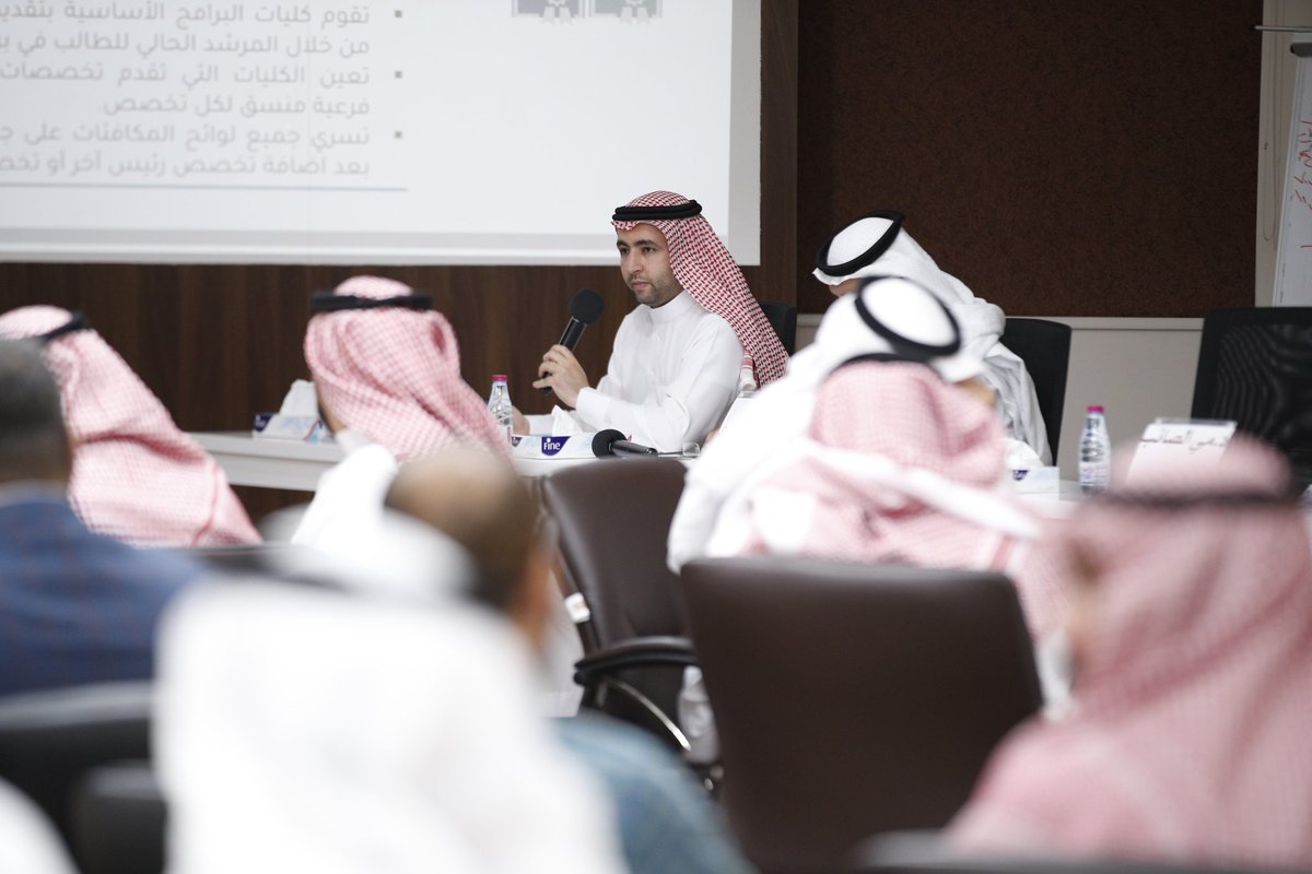 taibahu's tweet photo. معالي رئيس #جامعة_طيبة د. عبدالعزيز السراني: خطت الجامعة خطوات كبيرة ومدروسة في عملية #التحول_البرامجي لتحقيق مستهدفات برنامج تنمية القدرات البشرية وتسخير الإمكانيات العلمية المؤهلة لتطوير خطط التنمية للعديد من التخصصات لتشمل الجامعة وفروعها بالمحافظات. https://t.co/hg14qfOc09