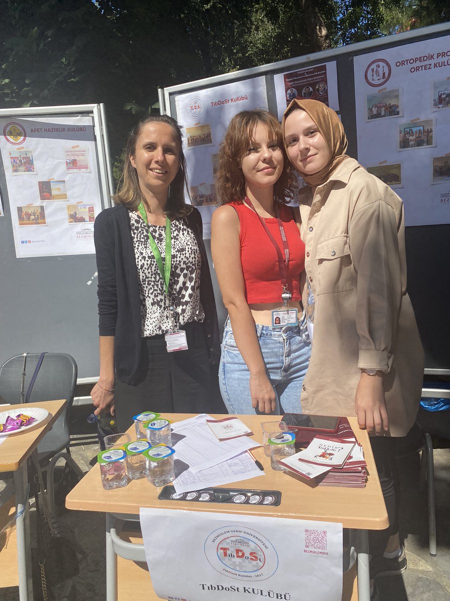 bvutibdost's tweet photo. #bezmialemdeilkgün @BezmialemSKS @kubra_zayim @ozyakaya https://t.co/OpqmsFuCKC