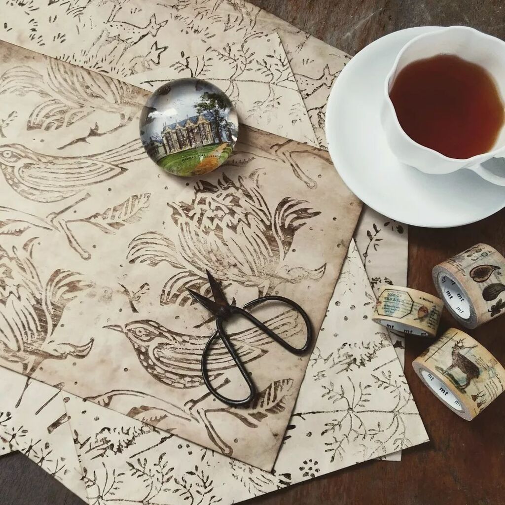 With reference to yesterday's video, all I had been trying to do was film a short update on my pattern printed papers. I've got all the patterns available in landscape format. ⁠
⁠
This includes the themed paper packs, while I'm in the process of addi… instagr.am/p/CisWyblN4do/