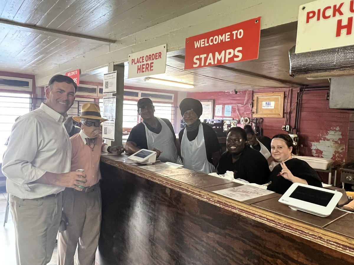 MichaelWatsonMS's tweet photo. #HappeningNow One of my favorite lunch spots— Stamps_Burgers 🍔 👌🏻
#CityWithSoulOpen https://t.co/iE0IV5Jzow