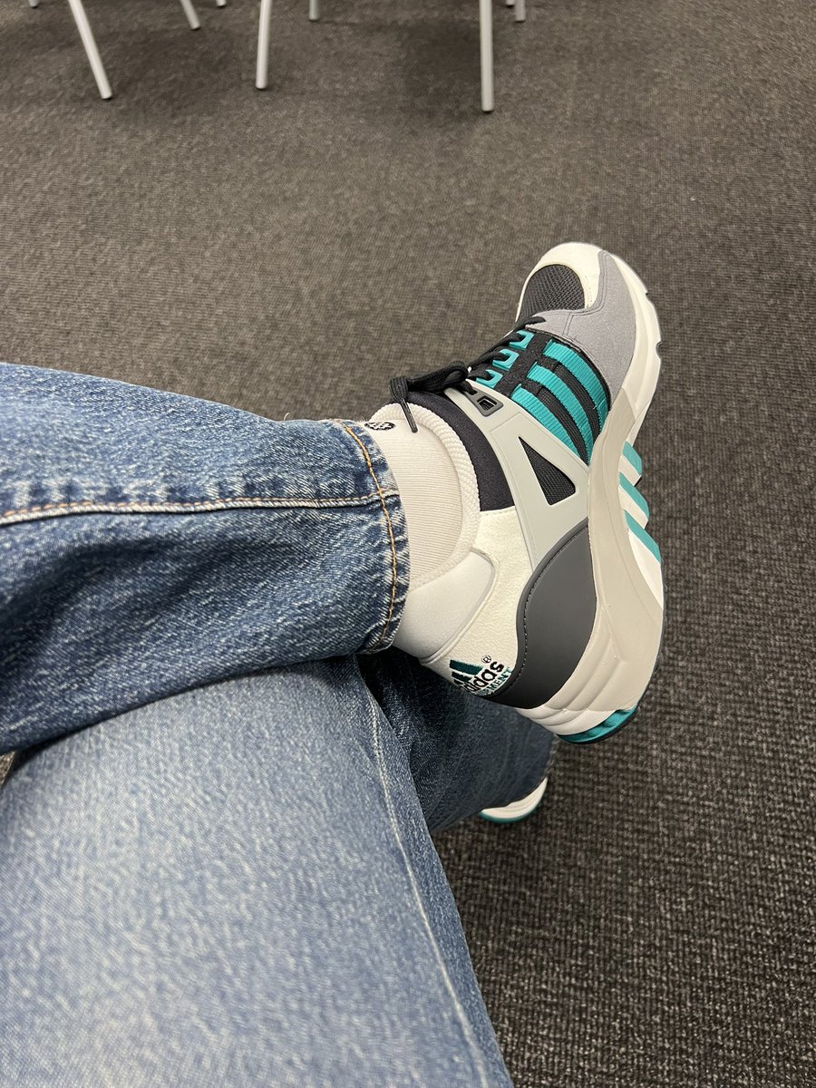 poonisms's tweet photo. Out here flexin on the dental office lol #adidaseqtsupport93 #adidasequipment #adidaseqt #adidaseqtsupport https://t.co/q9K2Z1s8mV