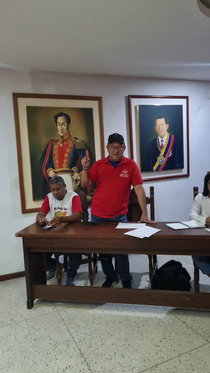 YareAlcaldia's tweet photo. Alcalde @saulyanezyare recibe a @lorenalinch Secretaria de turismo de la @MirandaGob orientando planes y proyectos en función de la Ruta turística San Francisco de Yare 
@HectoRodriguez
#OrgulloYarense https://t.co/Pgmj6X4ZY9