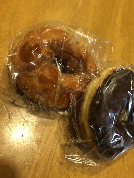 ドーナツみたいなツラしてるパンきらい 