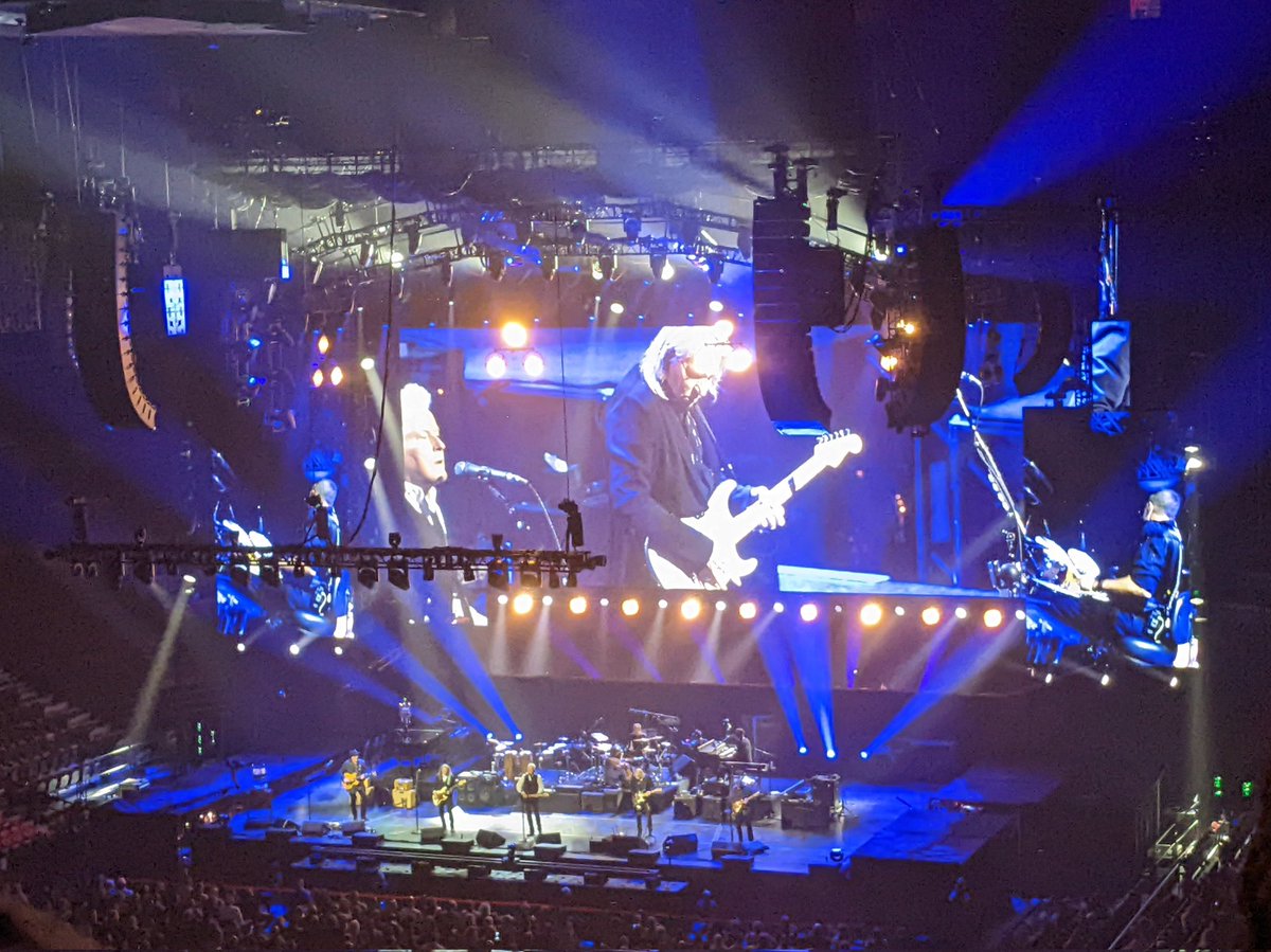 ChrisNorley's tweet photo. Brilliant #Eagles #HotelCalifornia 2022 concert #TheEagles #DonHenley @JoeWalsh @TimothyBSchmit @VGcom @SteuartSmith @deak_blues #ScottFCrago #WillHollis #MichaelThompson #JimEdNorman with orchestra and choir @CdnTireCtr @OttawaCity #Ottawa 20220913 #EaglesTour #EaglesTour2022 https://t.co/O2751WL5VE