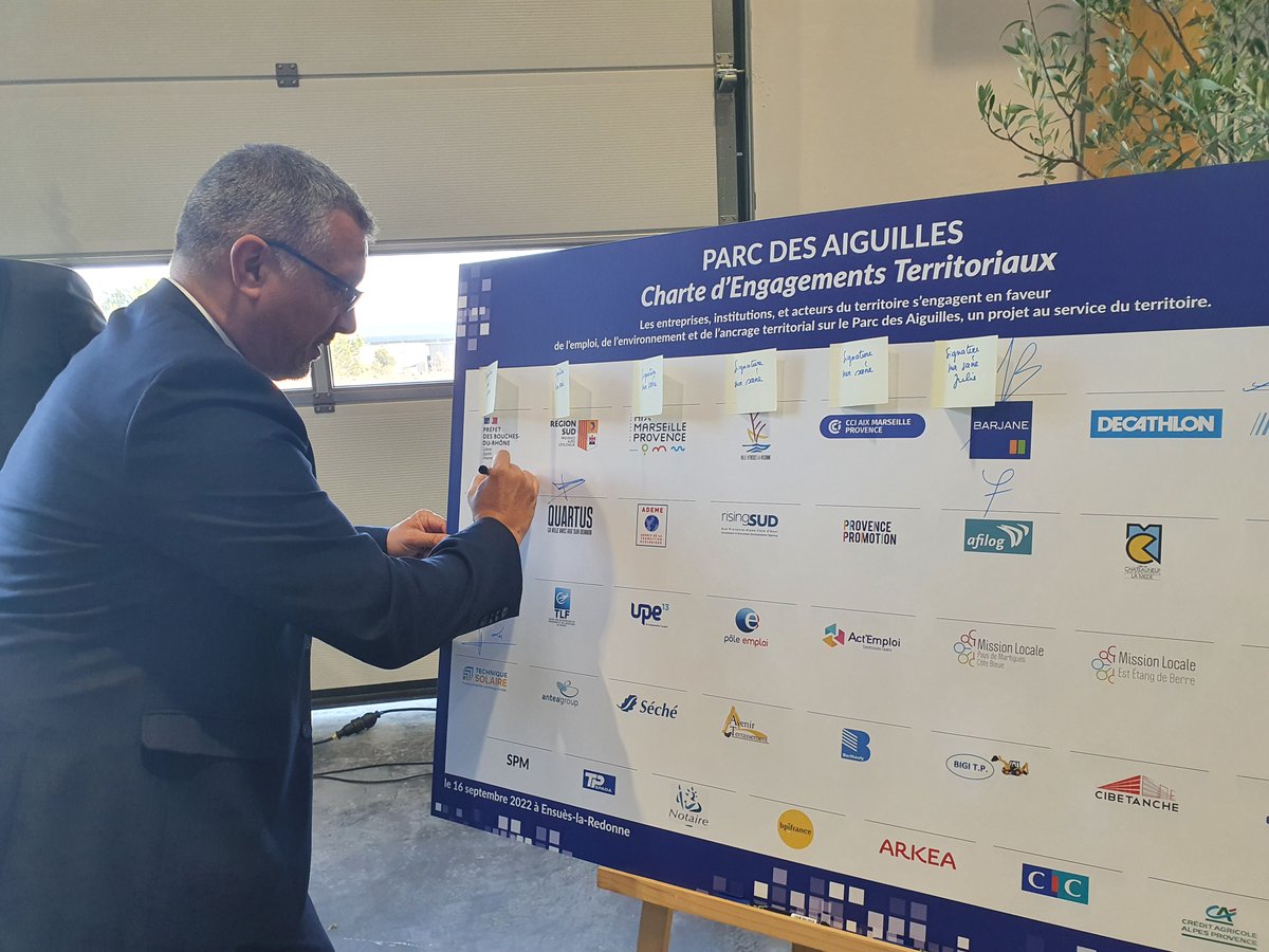 GEODIS_Group's tweet photo. 📅 #GEODIS était à Ensuès-la-Redonne aux côtés d'@ACTION pour co-signer la charte d’engagements territoriaux en faveur du parc des Aiguilles.
Partenaire #logistique du distributeur sur le sud de la France, GEODIS ouvre 150 postes dans la région. 👌
#KeepRising #WeAreGEODIS #RSE https://t.co/WfgGZL4eFW