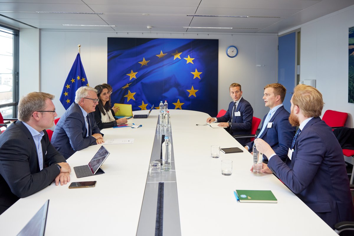 EC_AVService's tweet photo. 🇪🇺 Commissioner @NicolasSchmitEU receives @mikikuusi, Co-founder and CEO of @woltapp 📱

📸 More pictures: https://t.co/0183HB0SuA https://t.co/BJm1nWCVMs