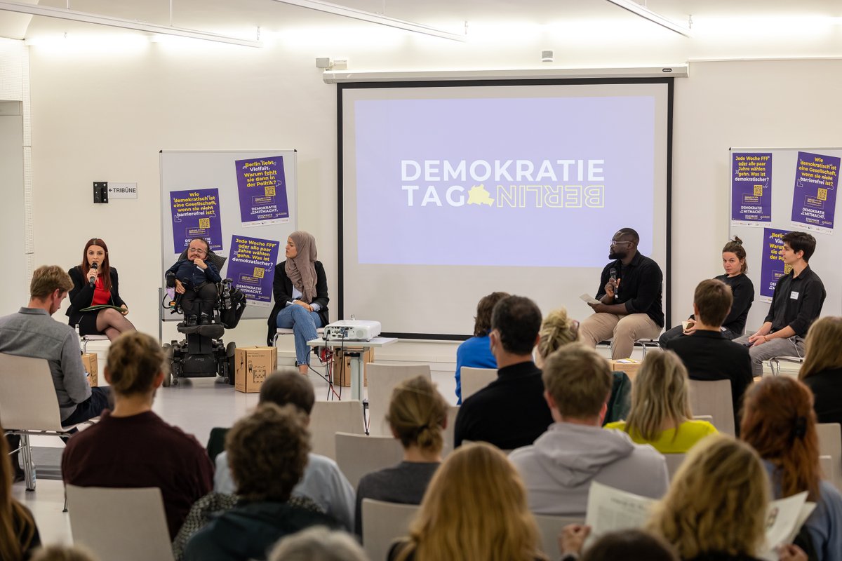 Berliner Demokratietag tweet media