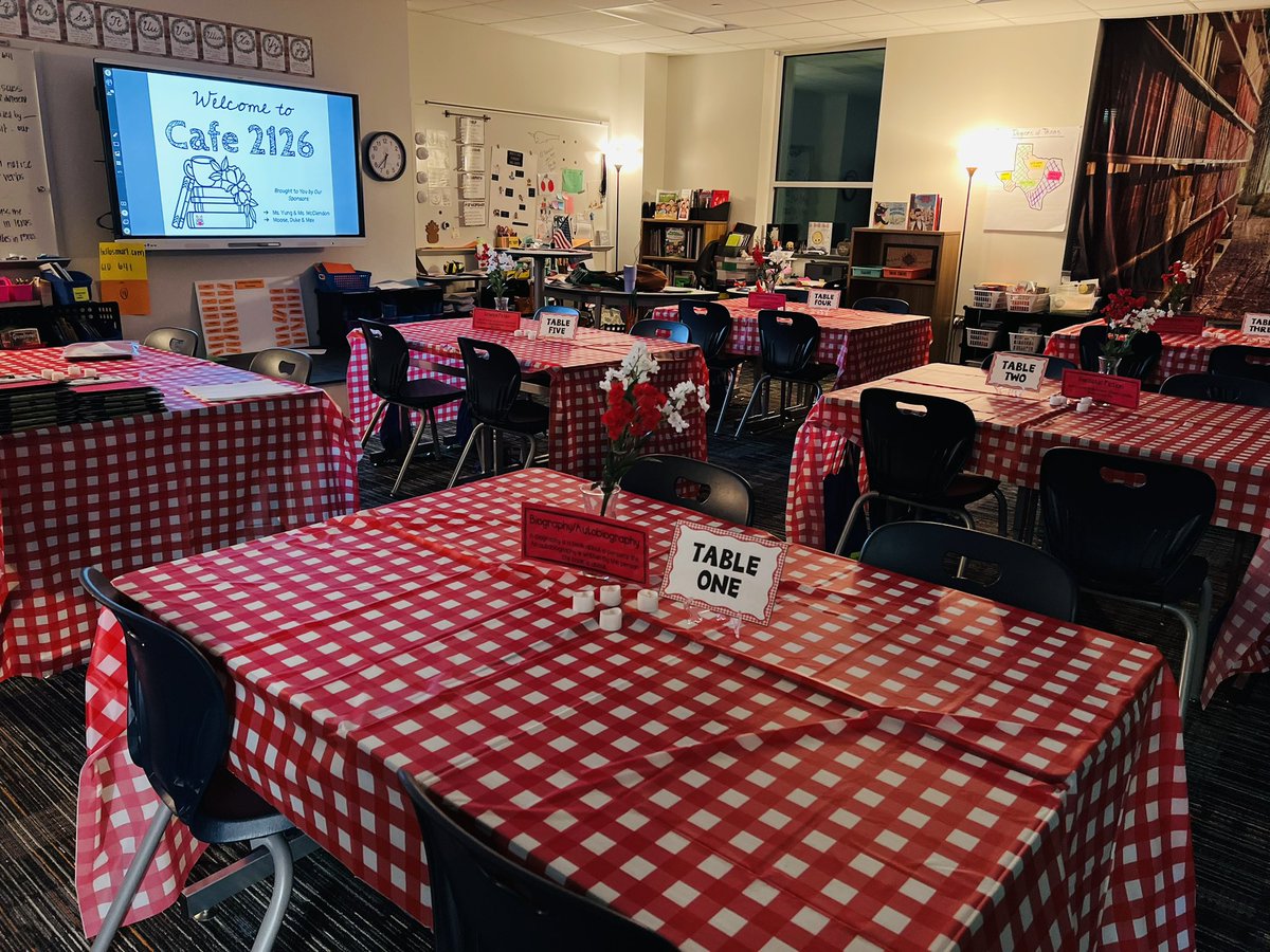 MsYung3's tweet photo. Cafe 2126 open today! We’re sampling deliciously tasty books 📚 from different genres and discussing their characteristics. #booktasting https://t.co/H3woAjshOc