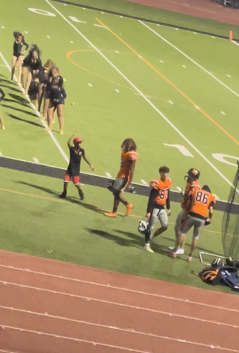 KrisBoobie's tweet photo. Blowout against McKinney Bulldogs & it wasn’t even close! My new Lancaster Football Family was Everything💪🏽 #lancaster #tigers #highschool #atmospher💯 #ballislife #bestinmyclass #2030 #explore #football https://t.co/Ve7G4XNxSt