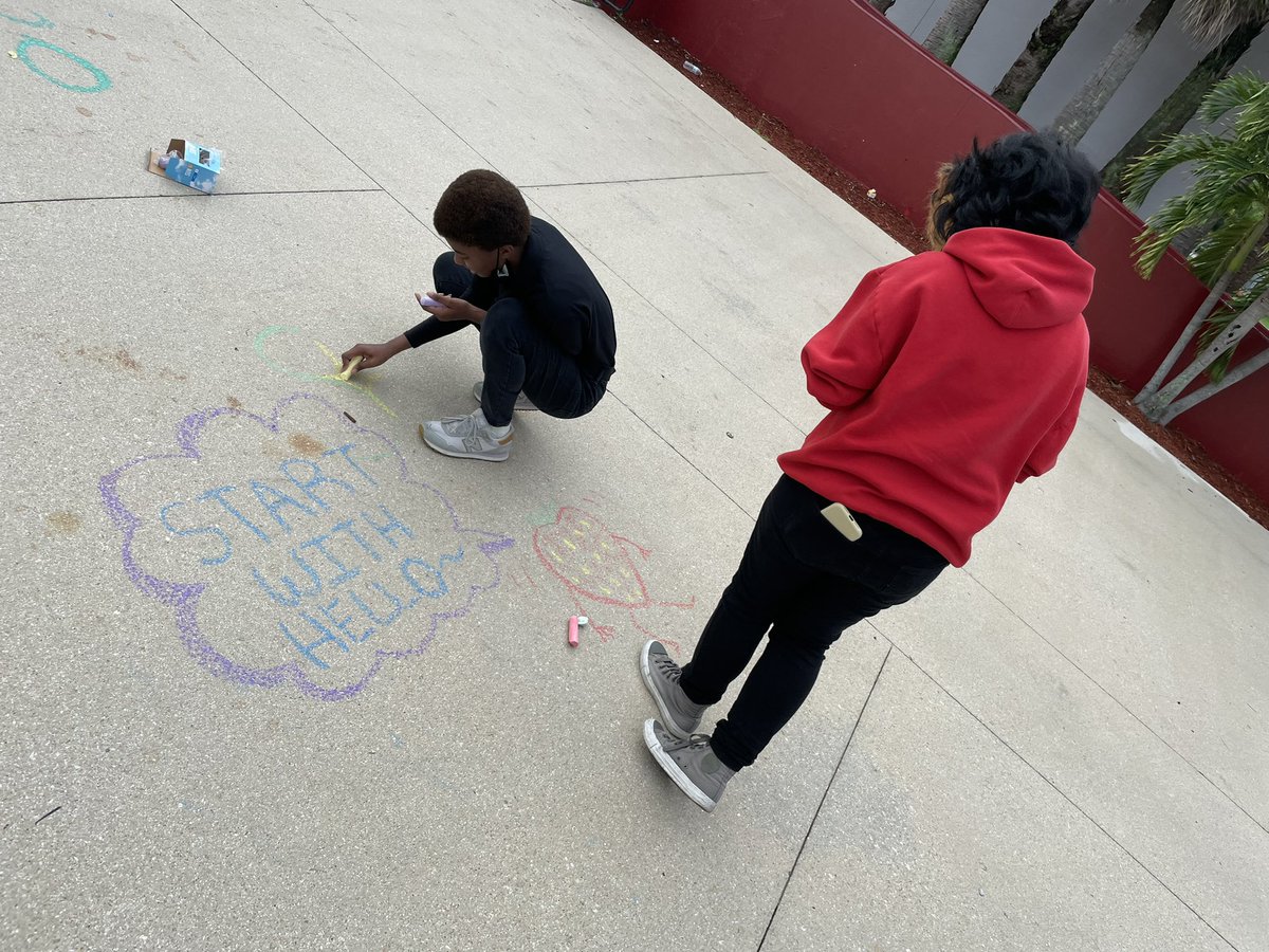 RidgeInteracts's tweet photo. HOLA! BONJOUR! HELLO! @sandyhook & @NATIONALSAVE !!⚫️🔴⚫️🔴⚫️🔴💚🔴⚫️🔴⚫️🔴
Check us out!! Day 1 of the #StartWithHello #CallToAction2022 is in full swing! Check out our #HelloGram prep & see us chalking up some smiles! Our Service Council is in full swing! https://t.co/YMgAVYmzOR