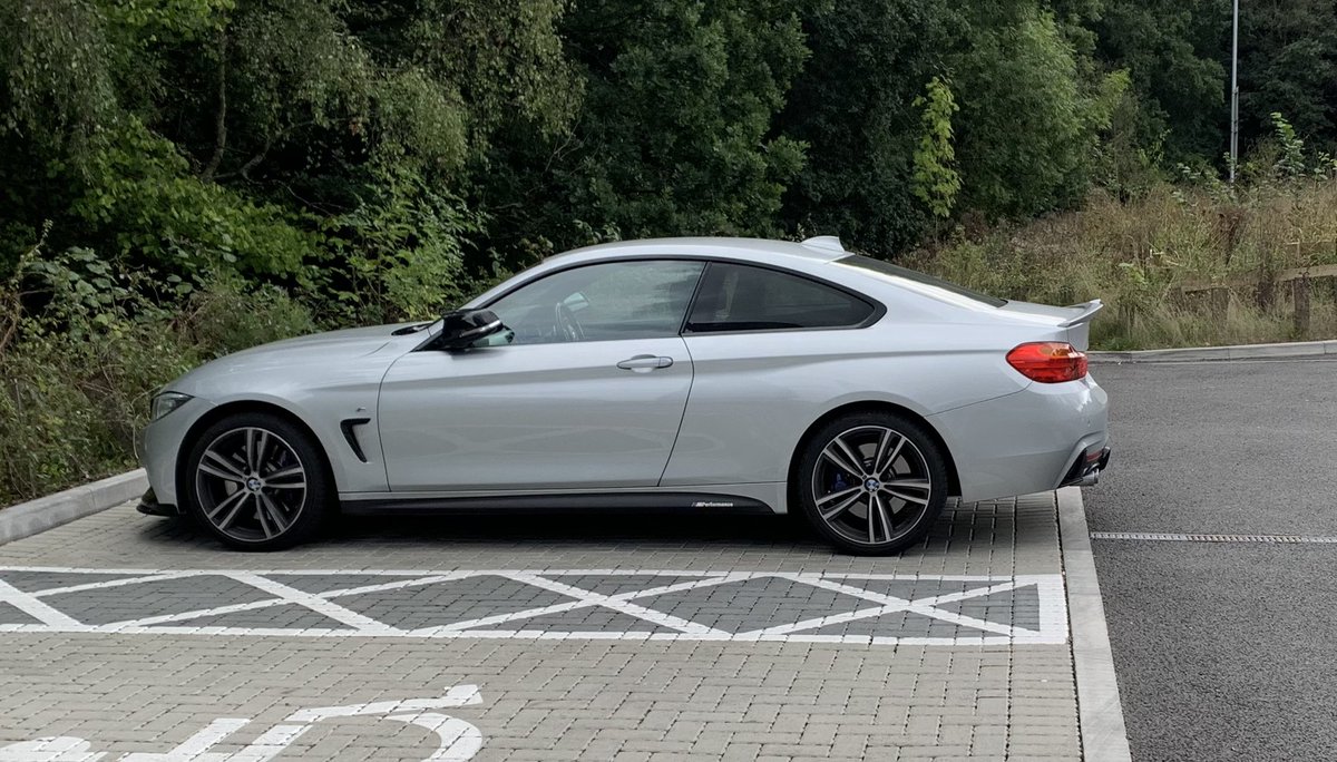 Reddevil19721's tweet photo. When I go out for coffee I always park my baby away from car parking idiots! #bwm4series #mpower #Starbucks #villagehotels #435d https://t.co/DgvvUxCTR0