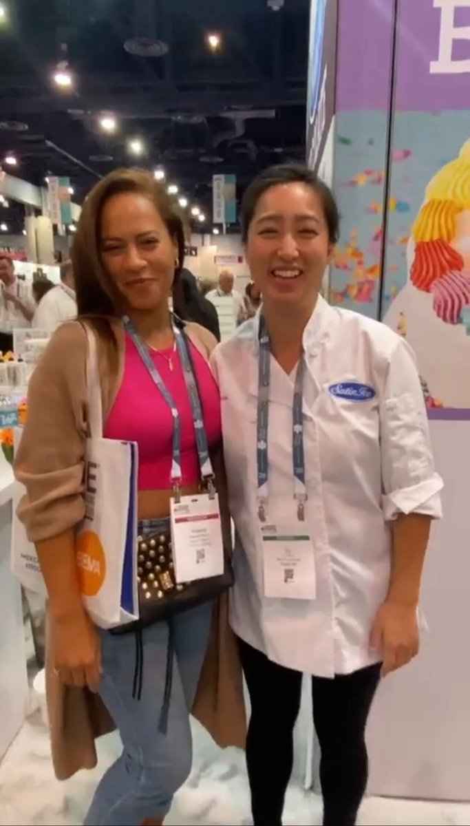 After allll of these years <a href="/howtocakeit/">How To Cake It</a>, I finally got to meet @eatcakebemerry IRL at #IBIE2022! We love you for your incredible talent, creativity, and delightful energy, Liz ❤️ so nice to see you <a href="/BakingExpo/">IBIE 2025</a>!