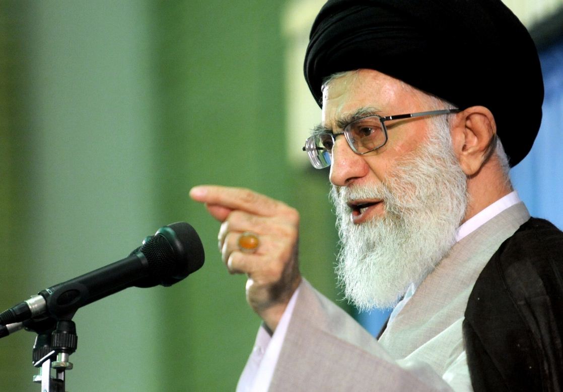 Iran_eghtesadii's tweet photo. مالک را گفتند چگونه است که تو هیچ وقت راه را گم نمی کنی؟
در پاسخ گفت: در غبار فتنه ها ،چشم به انگشت اشاره علی دارم! https://t.co/zWTAmTeVT0