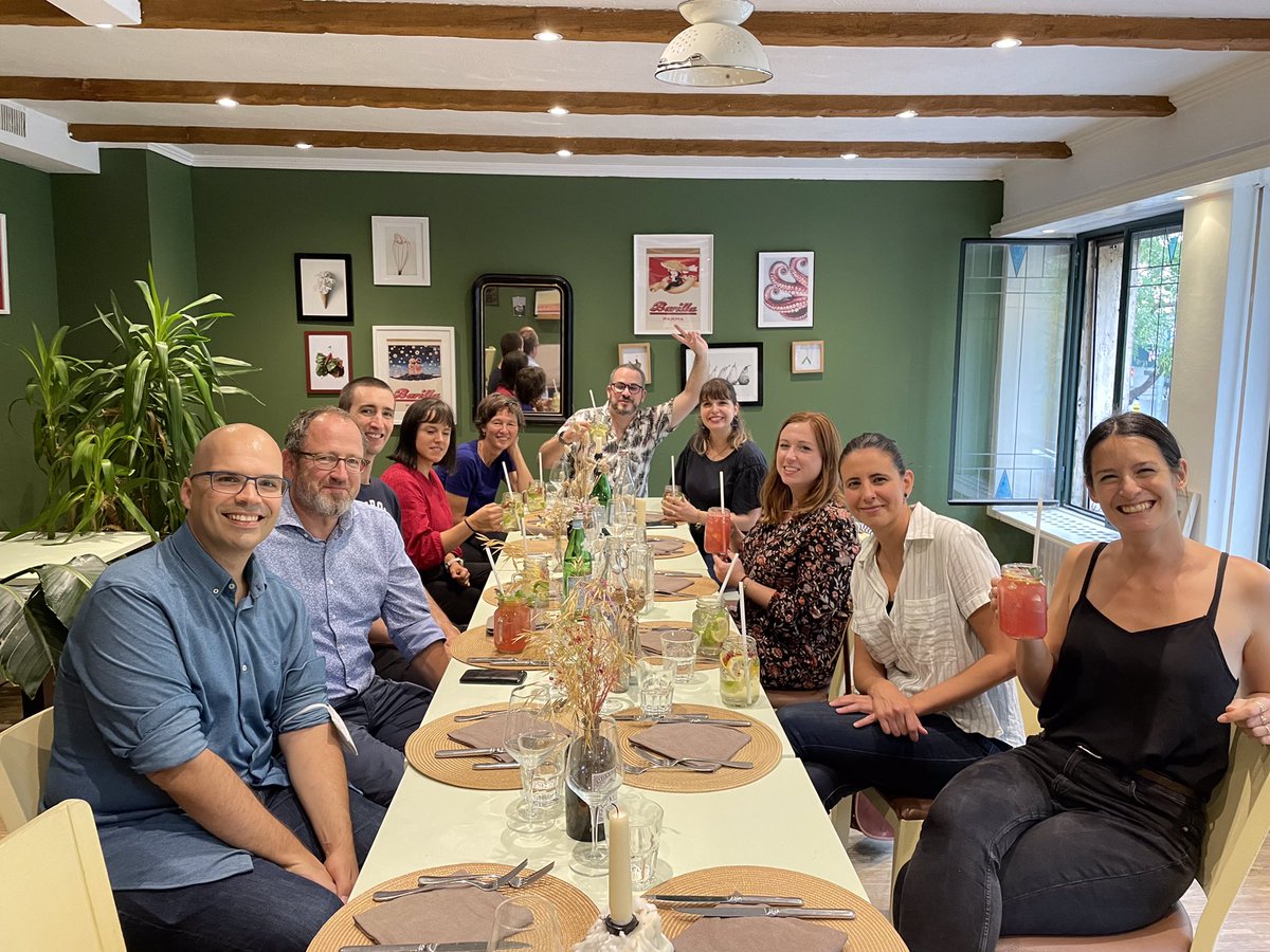 EicherManuela's tweet photo. Fête d’été du groupe de recherche en soins en oncologie - une magnifique soirée avec bowling, repas et une visite de la cathédrale avec le guet! 🎳🍽🍷🗝
Merci à toutes et tous - je suis fière de travailler avec une telle SUPER ÉQUIPE!“ @iufrs @OncoUNILCHUV https://t.co/FCPAtZdQN6