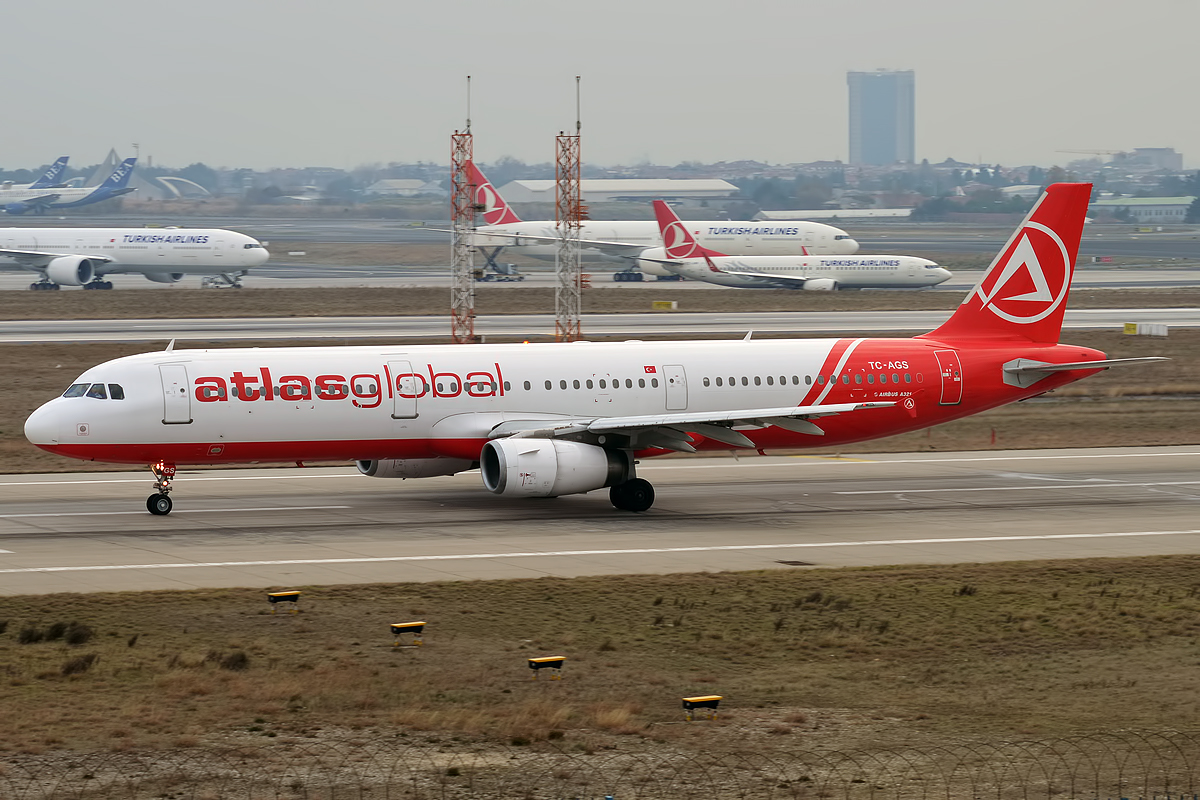 AvSourceNews's tweet photo. #NEWS | Last week, it was announced that Vallair purchased an ex-AtlasGlobal Airbus A321 to be scrapped for spare parts.
Read more at AviationSource!
https://t.co/BQ1tXEsQqs
#AtlasGlobal #Airbus #A321 #Vallair #AvGeek https://t.co/nqJAgsJssK