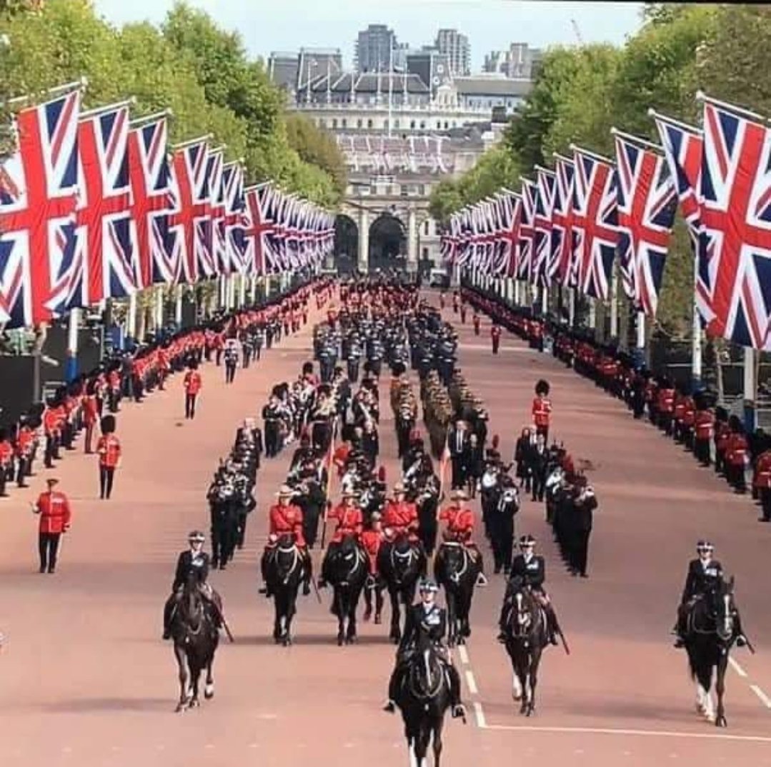 Gemzey85's tweet photo. Nobody does it like us, what a day to be British 💔🇬🇧🥀 https://t.co/xQTP8CruwL