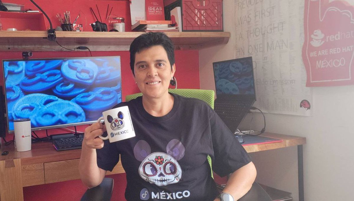 fedoramexico's tweet photo. Gracias tmb a #AleRamirez (que no tiene twitter) por ayudarnos a construir la comunidad. #fedora #fedoramexico #Año3 // cc: @fedora @fedoracommunity https://t.co/ginYjThdMO