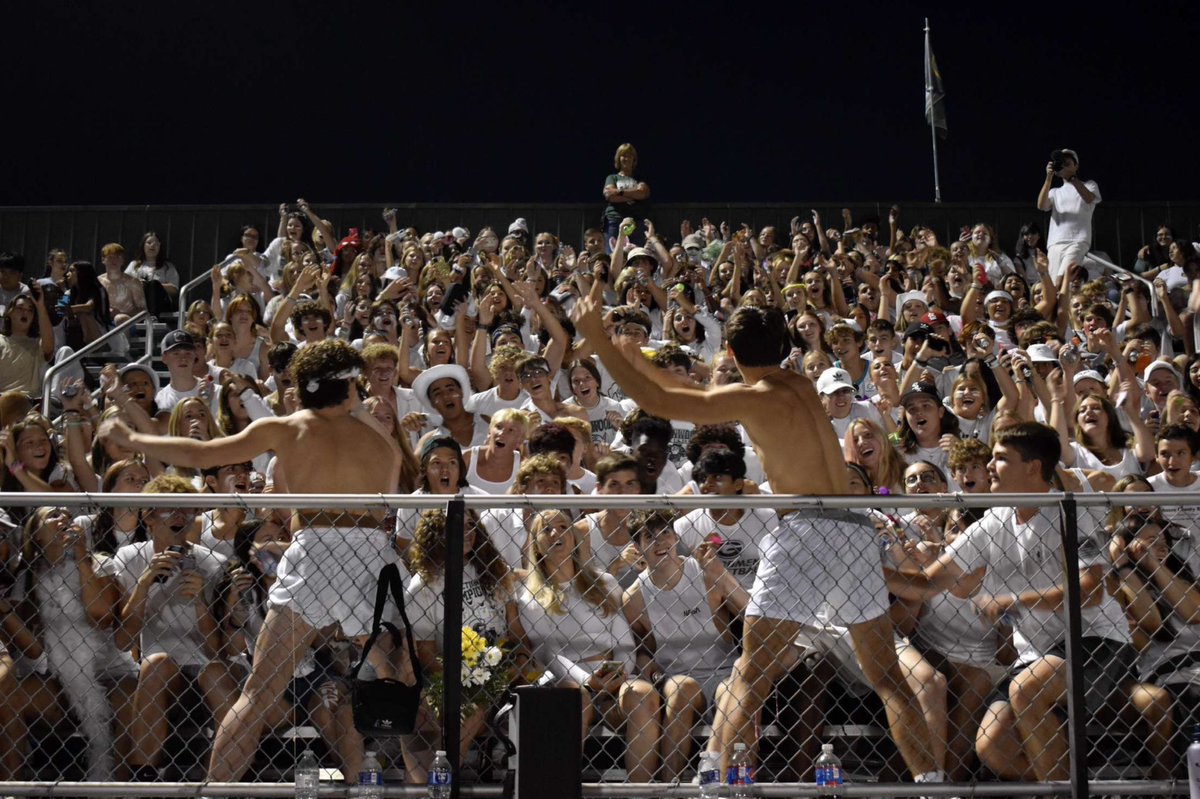 Ez_pringle's tweet photo. @ACwishtv @WISH_TV Y’all are overlooking the wild woodmen, check out this student section last Friday night. https://t.co/xKQjwnC1mU