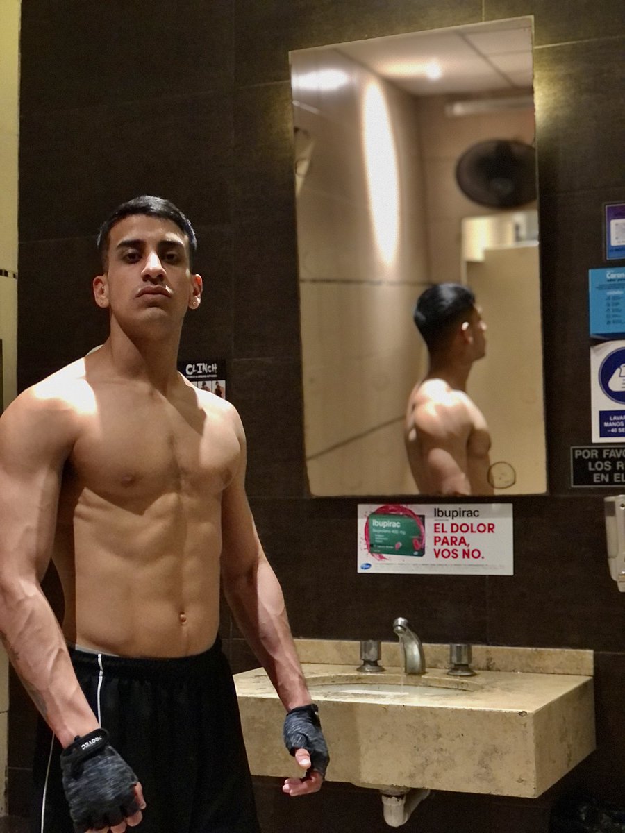 dickboy02's tweet photo. Sisisi claroo que siii https://t.co/tvRCD5DfRn