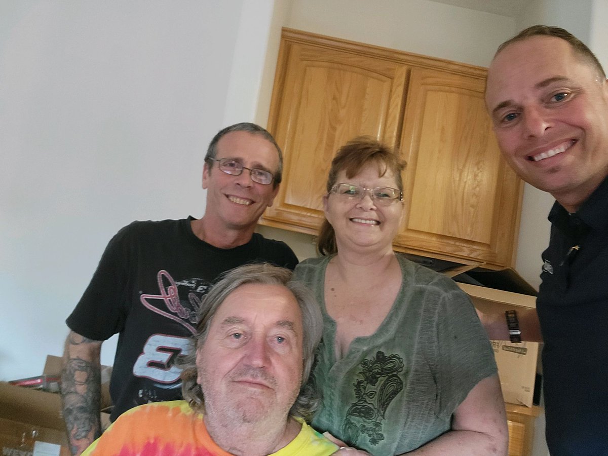 airprolongview's tweet photo. The Air Pros will always be there for you because that's what family is for!

#AirProFamily #AirPros #highqualityservice #transformyourcomfort #5starservice #amazingservice #airquality #5starservice #truecomfort #quickandefficient #airconditioning #heatingandcooling #hvacsystem https://t.co/EpsWXJ5FhN