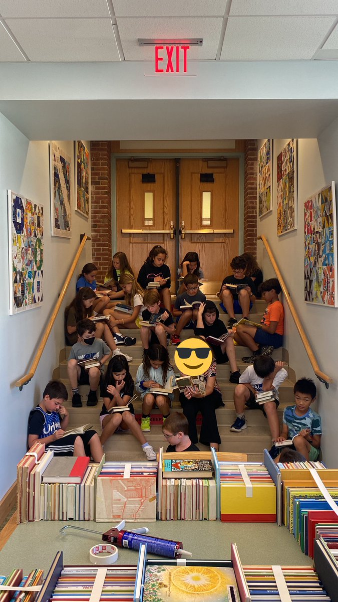 QRS_Marty's tweet photo. Happy Reading! #qrspride https://t.co/YXmEvB2xP3