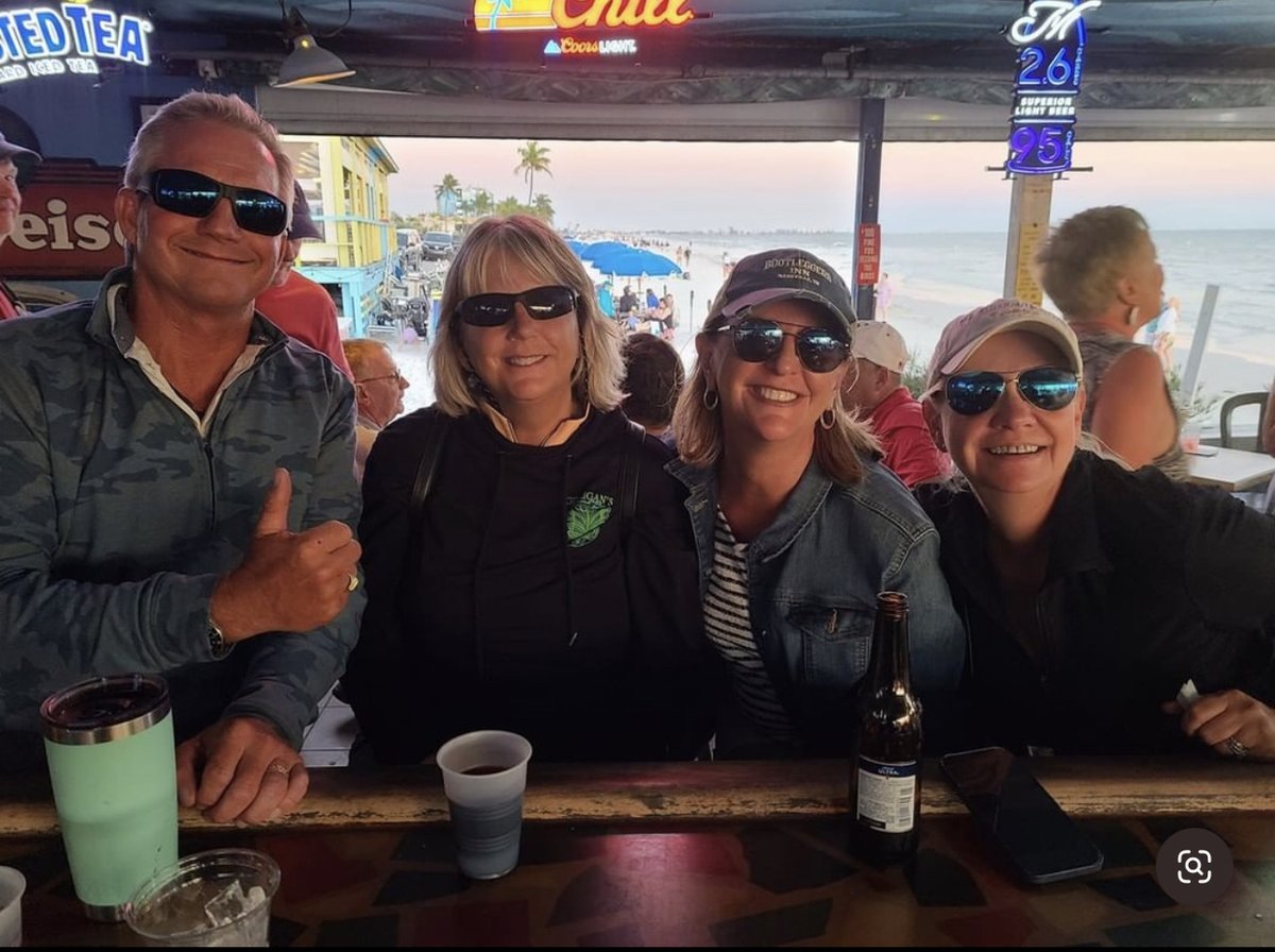 Good times &amp; Good Friends! Next time you visit PierSide, be sure to share your memories with us for a chance to be featured on our social pages! Tag us in your post or use the hashtag #PierSideFMB

📷: Laurie_Metzger_Peters

#PierSideFMB
#FortMyersBeach