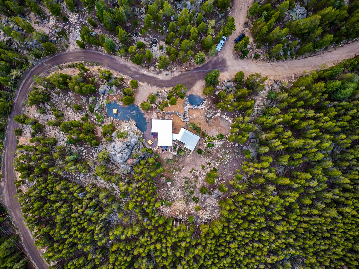 jeevesdrones's tweet photo. Check out this stunning luxury #airbnb nestled deep within #goldengatestatepark. Book Jeeves for your next listing and get both drone photography AND interior photography for just $149.

#luxuryrealestate #mountainlife #sunsetphotography #droneoftheday https://t.co/qElTzHWzHh