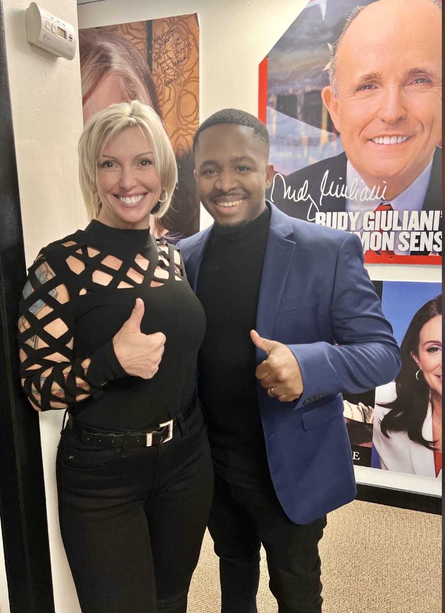 RealTina40's tweet photo. #americasfirstwarehouse #standupamerica https://t.co/2jPRhIFY49