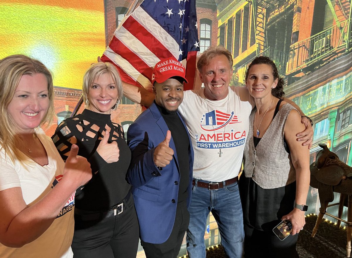 RealTina40's tweet photo. #americasfirstwarehouse #standupamerica https://t.co/2jPRhIFY49