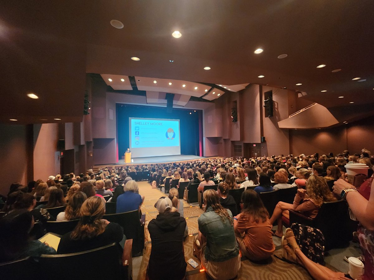 LaProfeMolina's tweet photo. @tweetsomemoore engaging #educators with crucial conversations @PowayUnified #kidsfirst #families #Students #inclusion #pusdchat #teachers https://t.co/D0boSjuiOQ