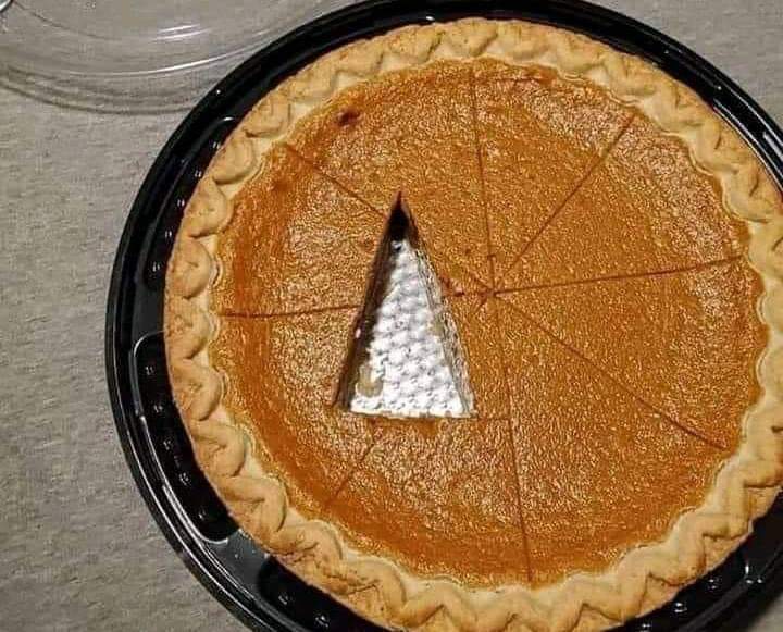 قرارات العيلة و العادات و التقاليد و المجتمع 

انا :