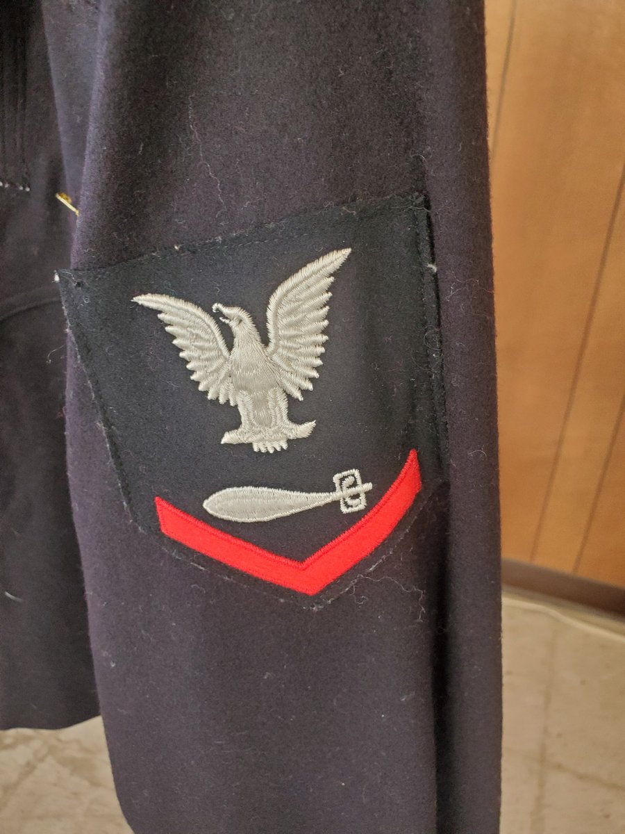 Army personally.  Just saw this WWII Navy blouse at garage sale.  Interesting history on torpedo rating.  navycs.com/navy-jobs/torp…