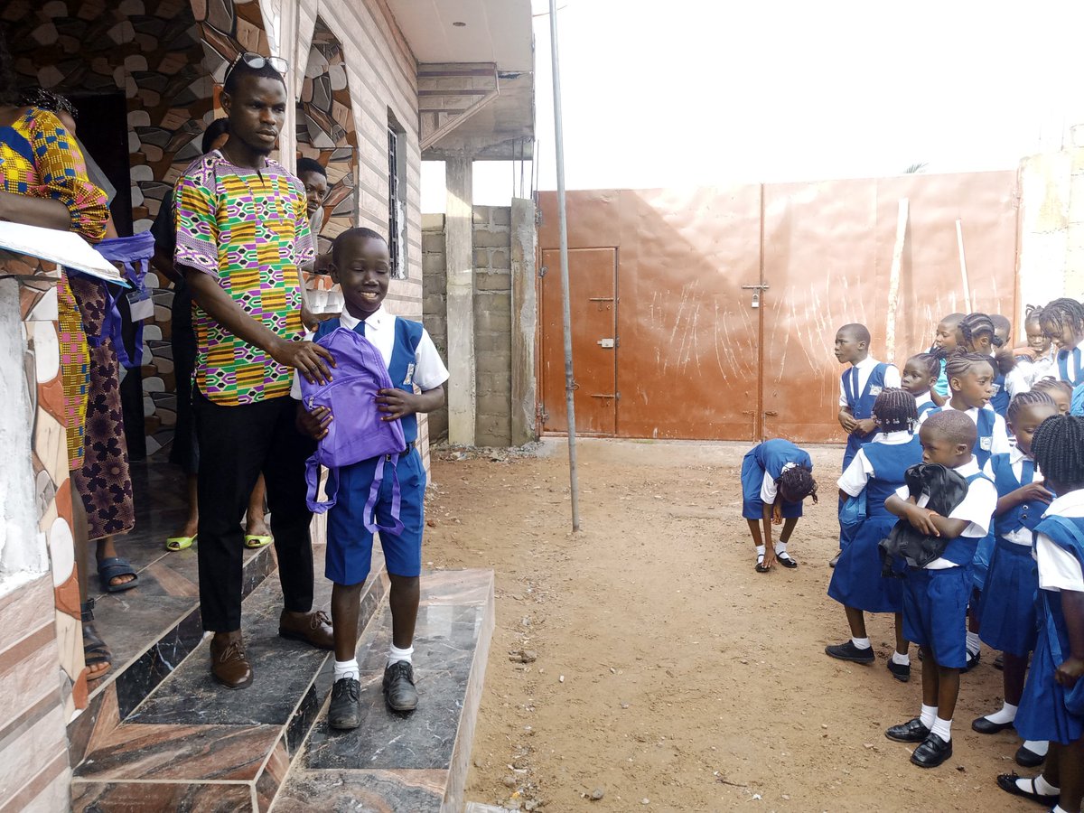 BenedictQuato's tweet photo. This morning at Hope Alliance Academy, we distributed 75 book bags (backpacks) along with other school items on campus. The items are from Backpack International and were received through our Board Chairperson, Dr. Kelly Krawczyk of Auburn University in USA. We are grateful. https://t.co/xyd0XszDRV