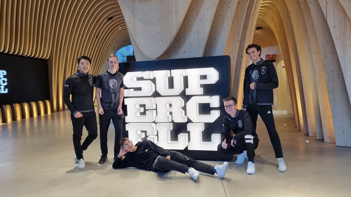 Strut in the Supercell HQ😇

#ClashFest