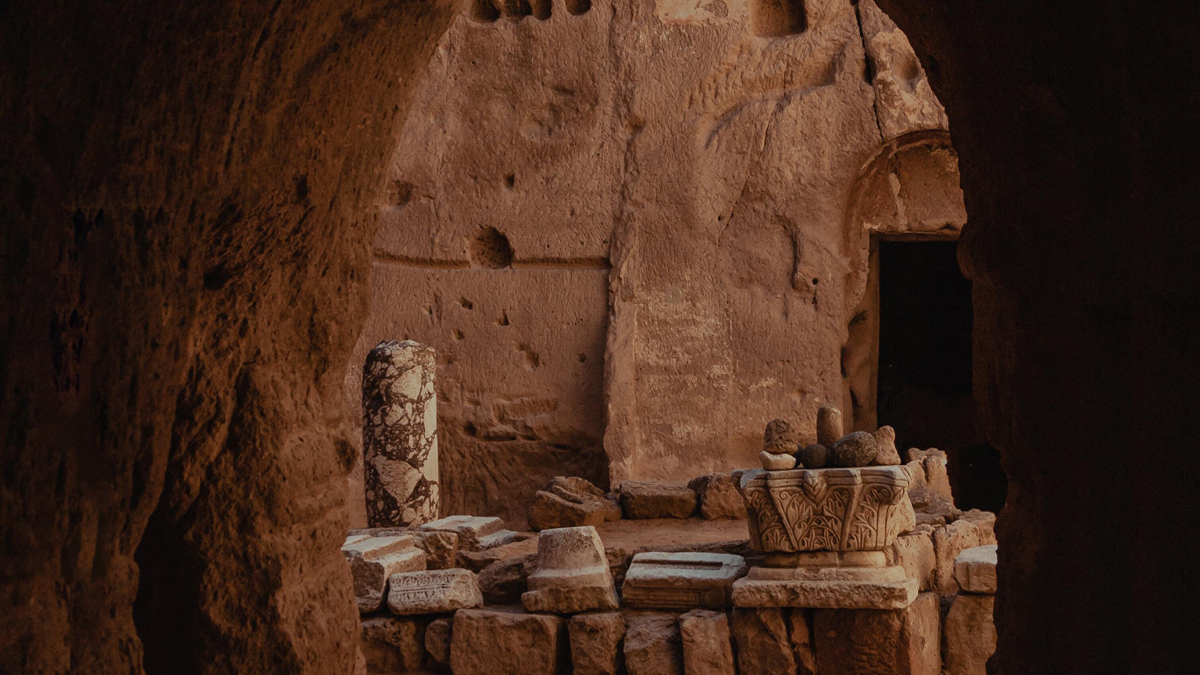 AllInLine1's tweet photo. The first examples of the design of the houses can be found in the Neolithic period. No wonder people want to make their homes a little cozier once they start farming and settle down. I mean, who wants to sleep on a stone pillow all the time? #homedesign #interiordesign #History https://t.co/JyHfV5luiX
