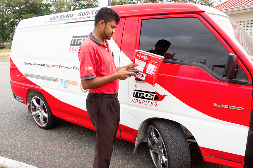 UPU_UN's tweet photo. #TTPost’s new #TrackAndTrace solution leads to increased customer confidence in🇹🇹. The system provides real time updates on express items &amp; helps gather data for improved management decision making in the areas of network, fleet capability &amp; performance👉https://t.co/Rq1UyGTmKU https://t.co/oEY1etPAvt