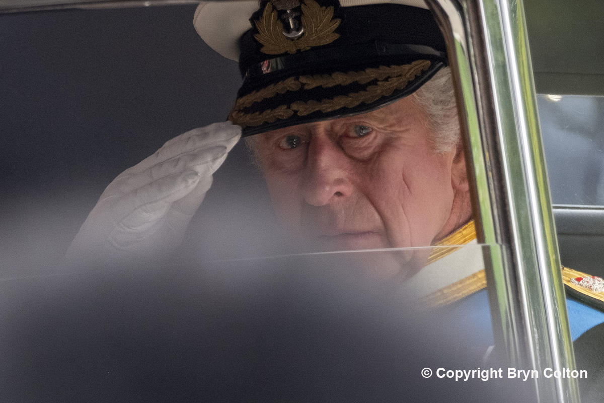 King Charles III at Wellington Arch after the coffin of the late Queen Elizabeth II was transferred to the state hearse. Getty Images: bit.ly/3SgaUAd
© Copyright Bryn Colton 
<a href="/GettyImagesNews/">Getty Images News</a>
<a href="/GettyImages/">Getty Images</a>
<a href="/GettyReportage/">GettyImagesReportage</a>
#QueenElizabethII
#RoyalFamily
#Photographer
