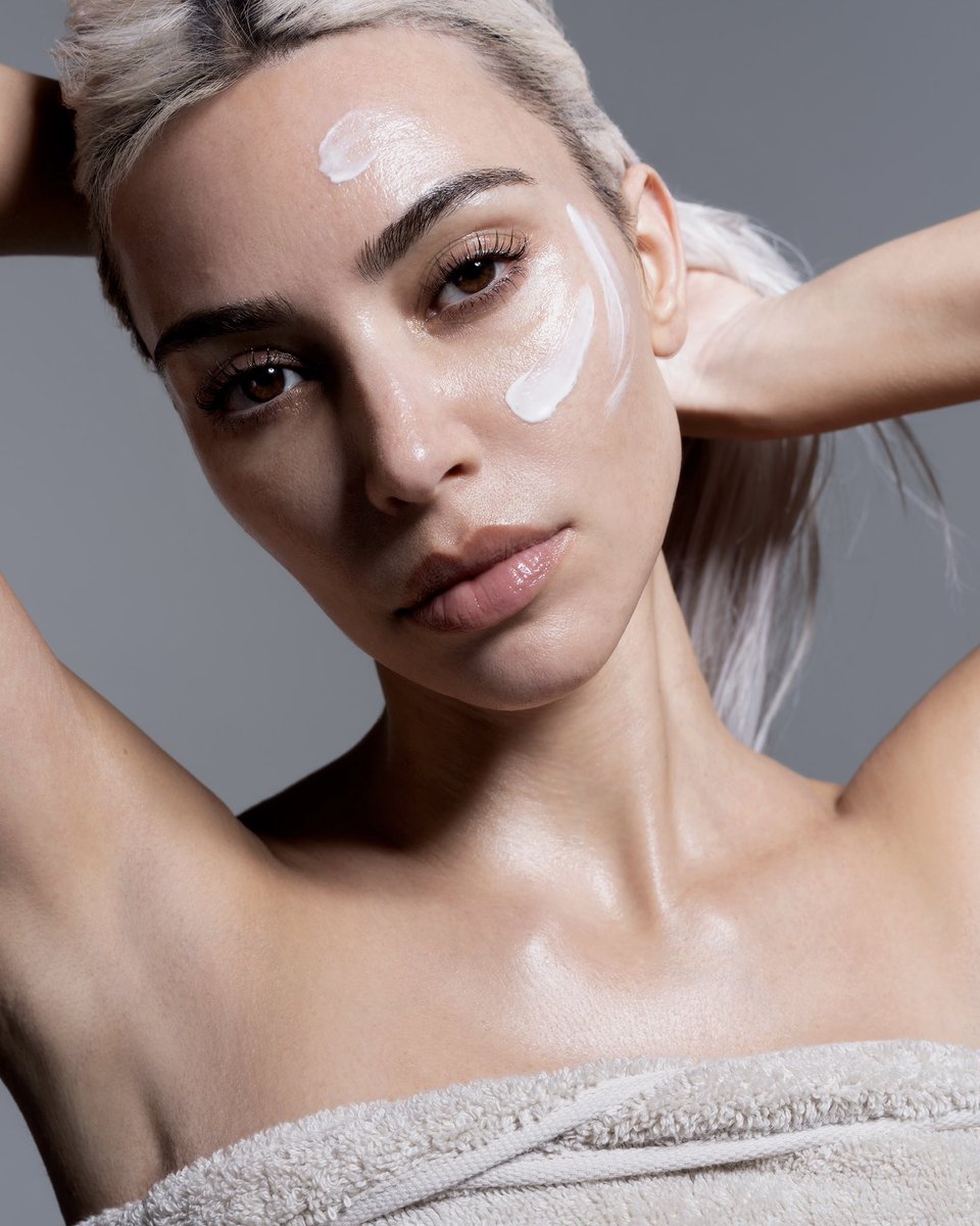 KimKardashian's tweet photo. show your @skkn some love https://t.co/SS52JR0lfT