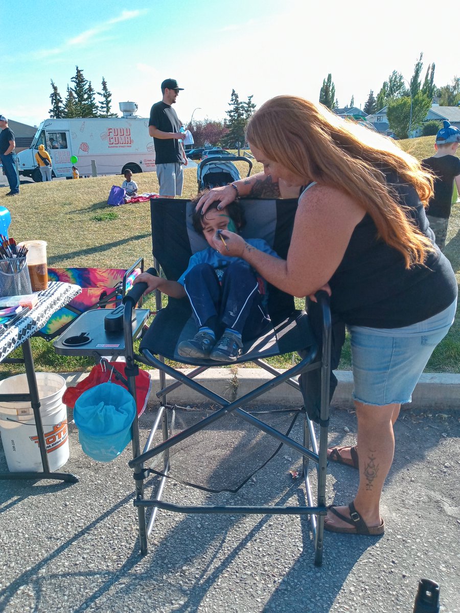 ExteriorsShield's tweet photo. We had a great time At the Millrise Community Association Back to School Event!! Hope everyone that came by enjoyed themselves. #yyc #community #gothail #getshield #mondaythoughts https://t.co/Q3NXx9DP0i