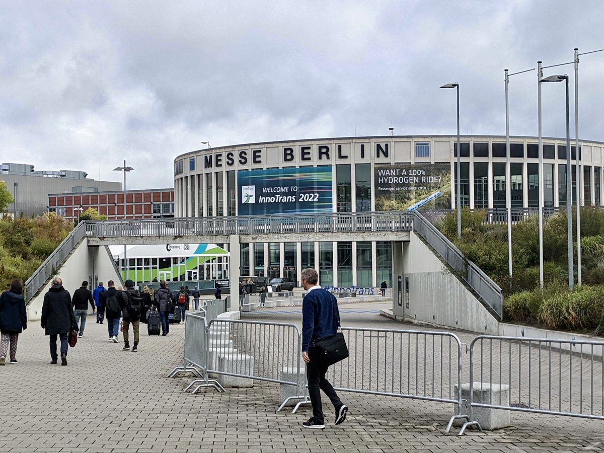 HeadApp's tweet photo. Tomorrow starts #Innotrans2022!
Discover the future of diagnostics, maintenance and external audits in the #railway sector!
👉 Let's meet! https://t.co/B8yyUkouUQ
📍Ceipiemonte area - Hall 10.1, stand 260
#Eye4Task #smartglasses #remotesupport https://t.co/lkQuevRcNV