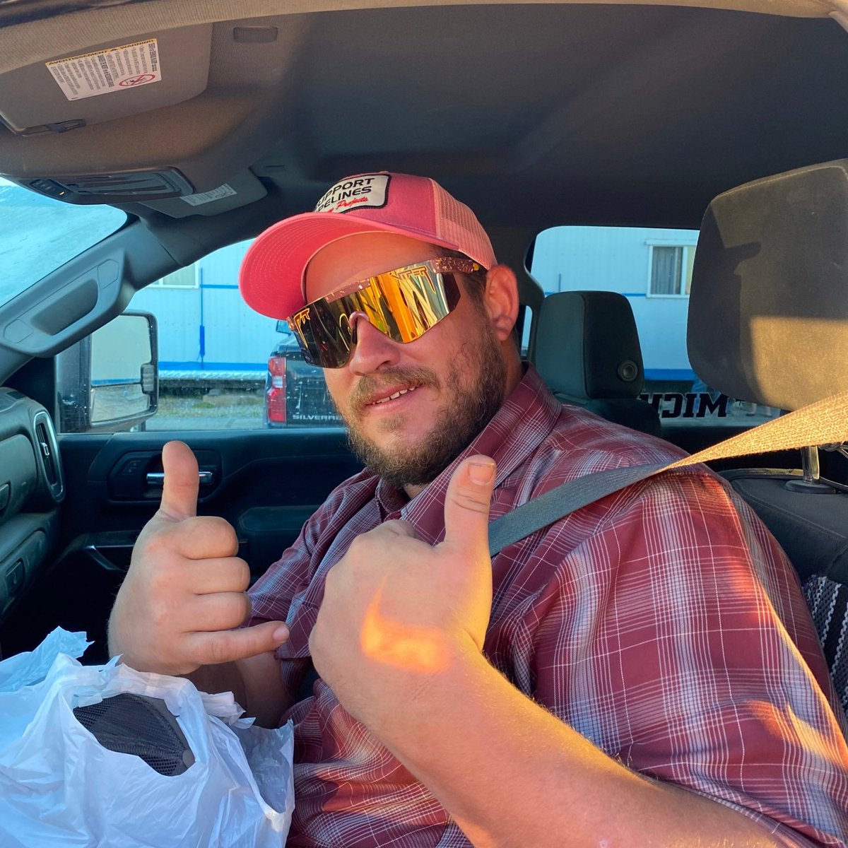 SPipelines's tweet photo. We love the pink hat on you Alex! Alex works on the Legacy Pipeline and is a huge supporter of our merchandise. Thank you for spreading the pipeline love!
...
#supportpipelines #pipelineestimating #pipelineconstruction #facilities #planning https://t.co/FpH6tMCzF6